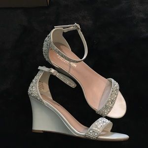 De Blossom Collection by David’s Bridal